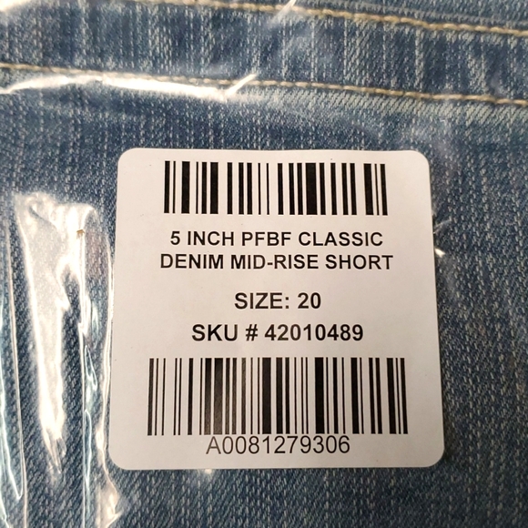 ❤️NWT VINTAGE TORRID SHORTS - 5" BOYFRIEND  STUDDED DENIM - MID RISE - PLUS SIZE - Picture 6 of 16